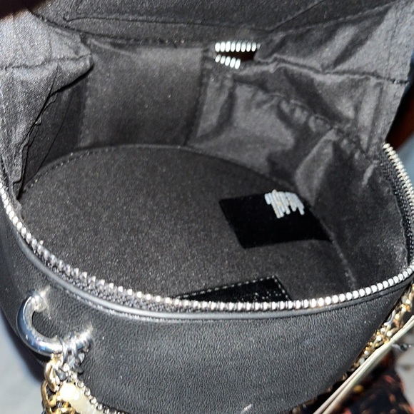 Badgley Mischka   NWT   Round  quilted and dotted with pearls  Crossbody bag - Picture 9 of 11